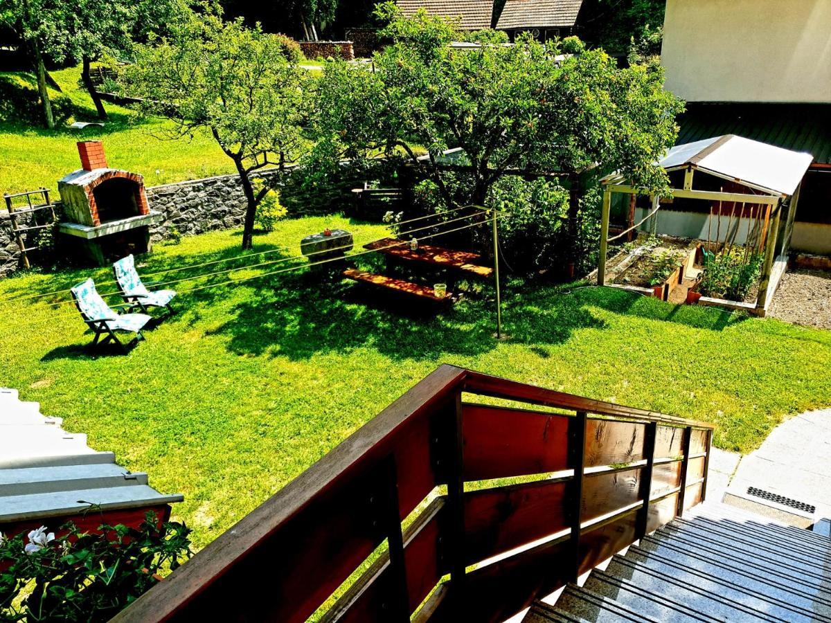 Apartment And Garden House Among The Mountains Podbrdo Экстерьер фото